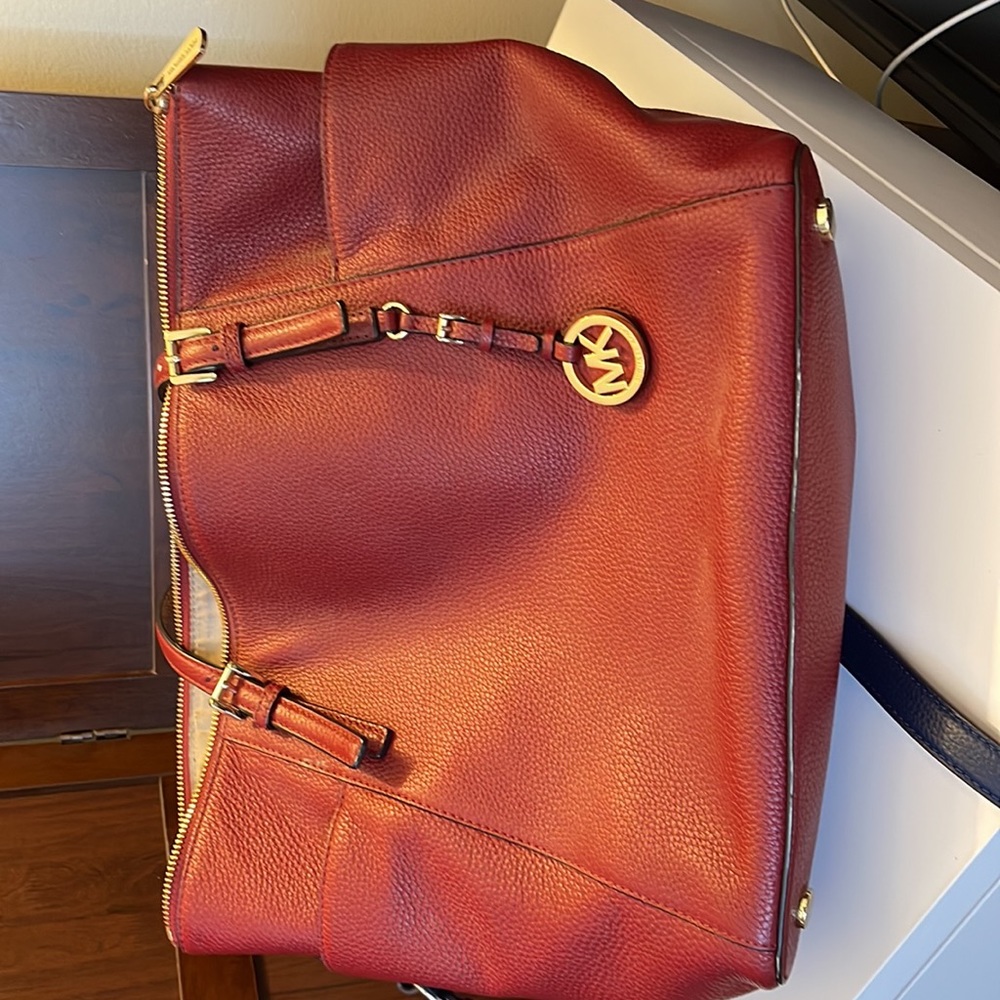 Large Michael Kors bag. Tomato Red. Carry all!! - Picture 2 of 3